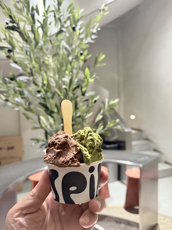 Pinkies Gelato & Coffee 4