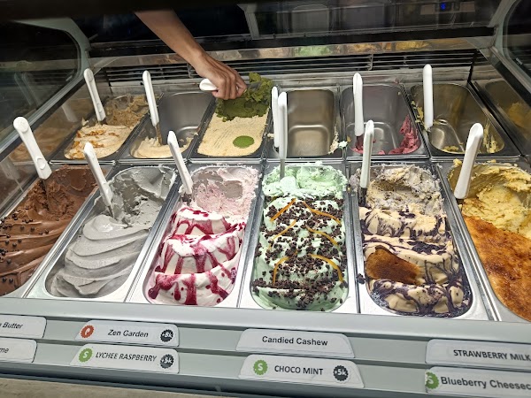 Pinkies Gelato & Coffee 2