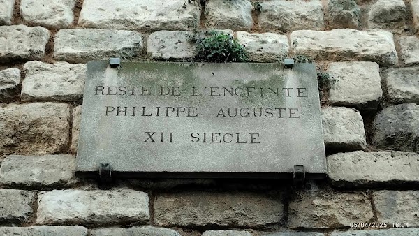 Wall of Philippe II Augustus 5