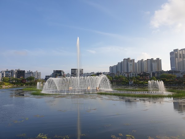 Seosan Jungang Lake Park