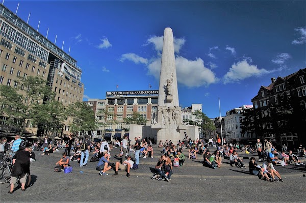 Dam Square 4
