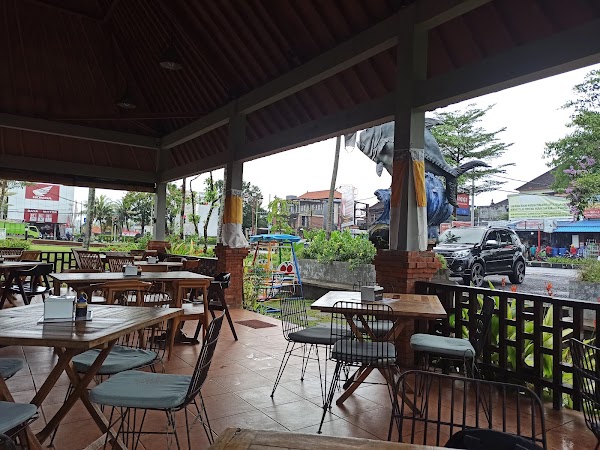 WARUNG SIGGI (Sup Ikan Goreng Gianyar) 1