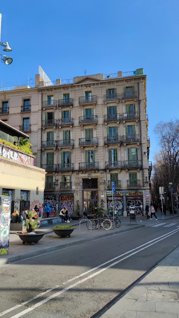 Plaça dels Àngels 2