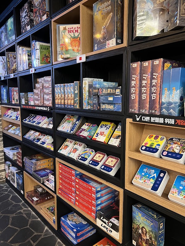 Board Game Cafe Holmes & Lupin Hongdae 5