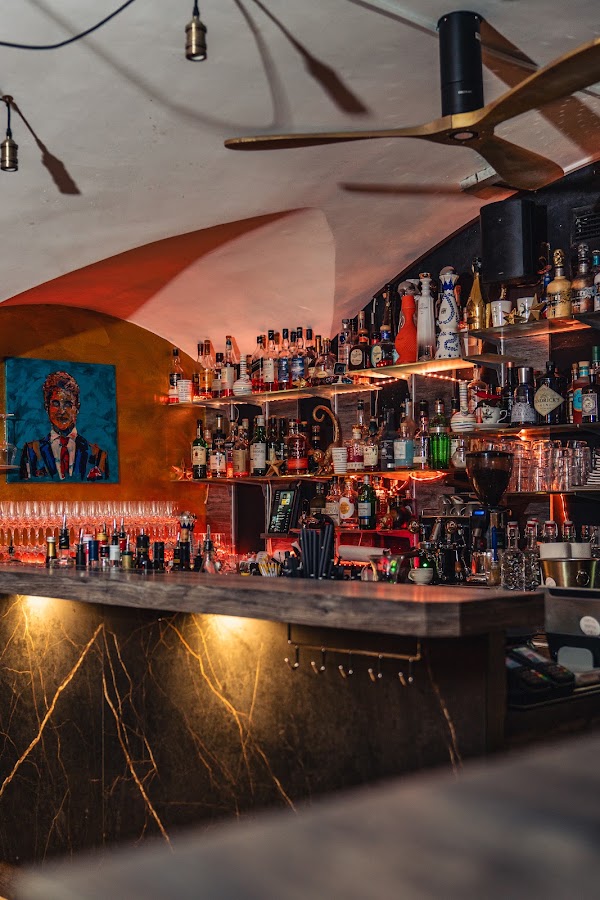 EINSER Wein&Bar 1