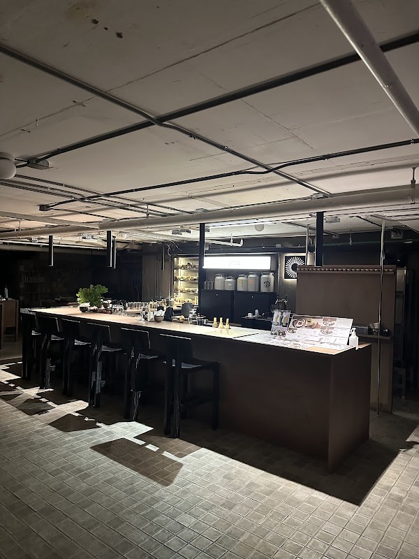 Grow Tea.studio, PhromPhong