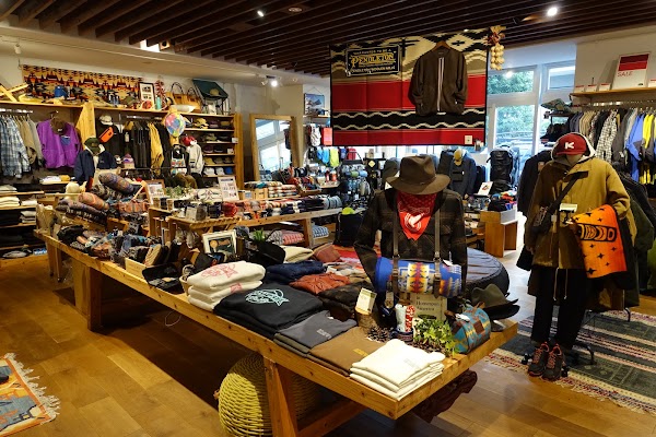 A & F Country Main Store 5