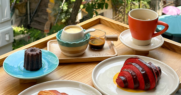 Eggyolk Coffee 4
