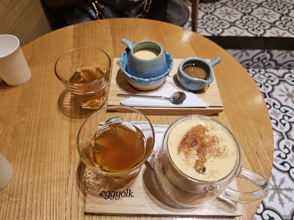 Eggyolk Coffee 3