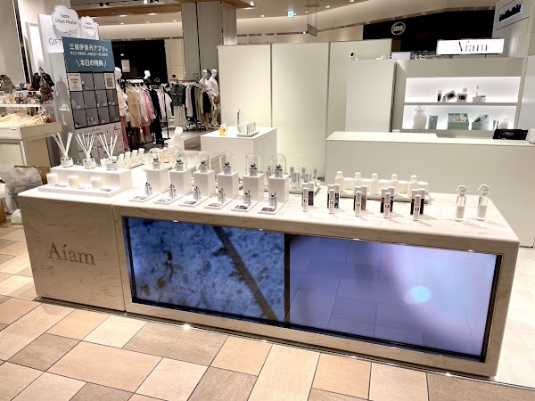 Aíam(アイアム) ルクアイーレ大阪店