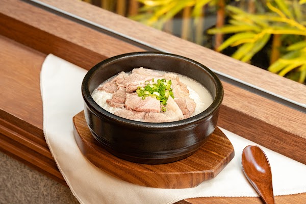 제주 장수국수 노형본점 Jeju jangsu Noodles with pork 5