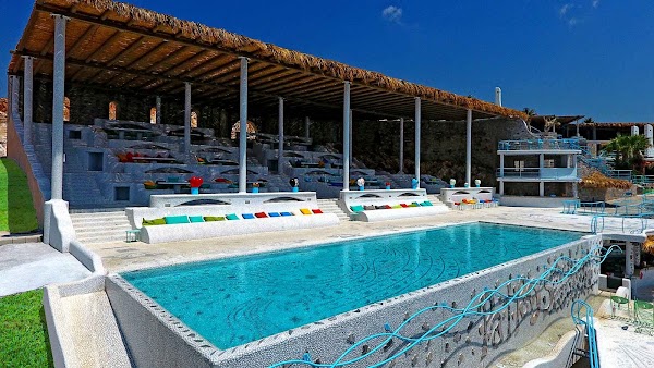 Pathos Club & Restaurant
