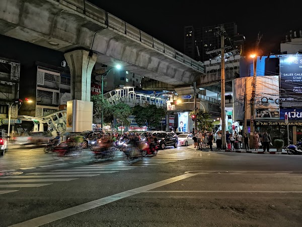 BTS Thong Lor Station 2
