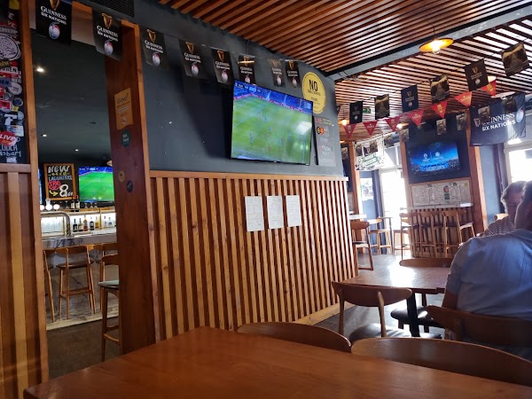 The Couch Sports Bar 4