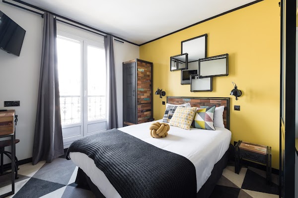 Hotel Madrigal
