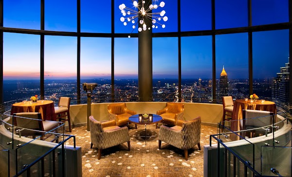 The Sun Dial Restaurant, Bar & View 1