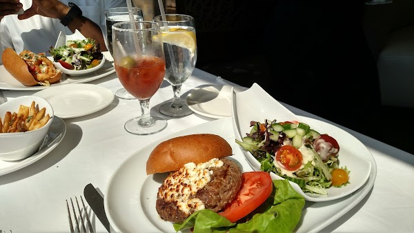 The Sun Dial Restaurant, Bar & View 5