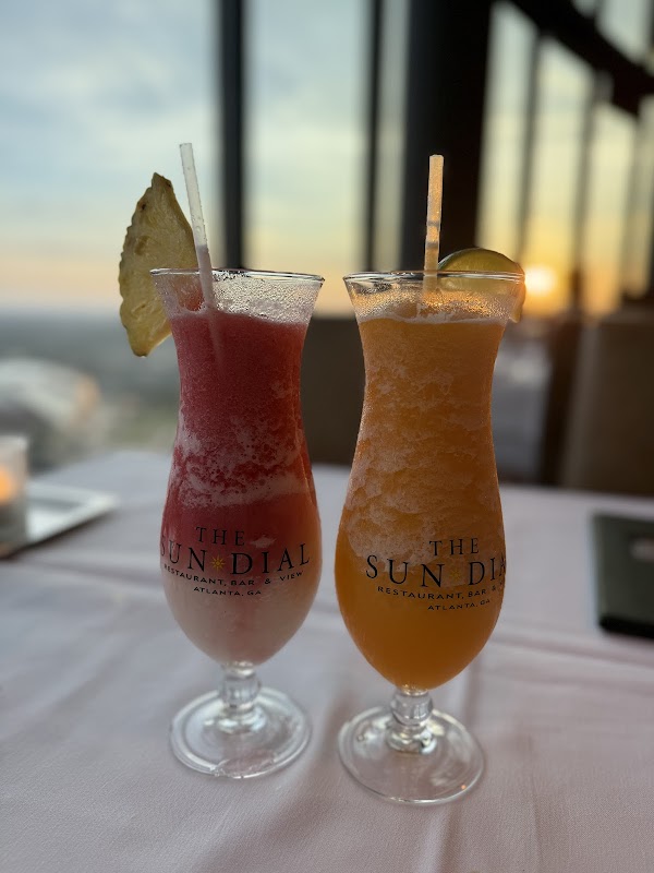 The Sun Dial Restaurant, Bar & View 3