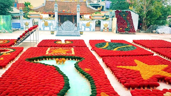 Điểm du lịch làng nghề tăm hương Quảng Phú Cầu