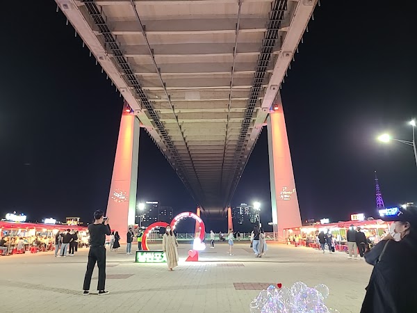 Yeosu romantic carriage street 2