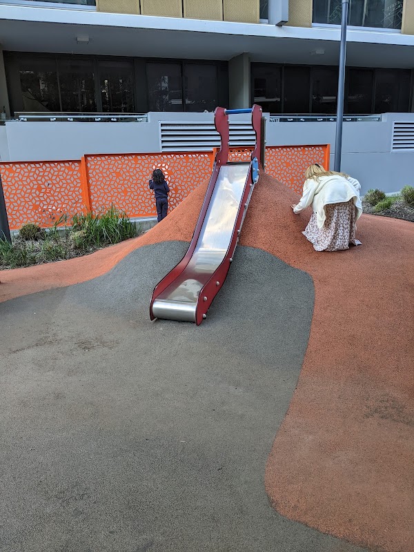 Meriton Retail Precinct - Mascot Central 3