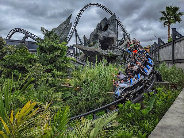 Jurassic World VelociCoaster