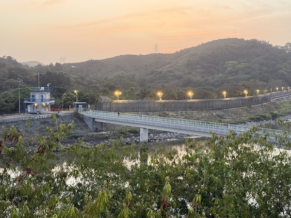 Luohu Border Station 4