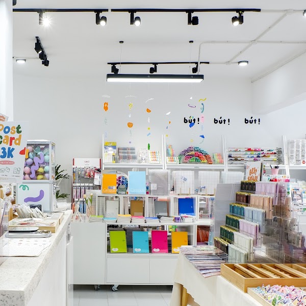 CAY DAU TO STATIONERY & LOCAL SOUVENIRS STORE 4