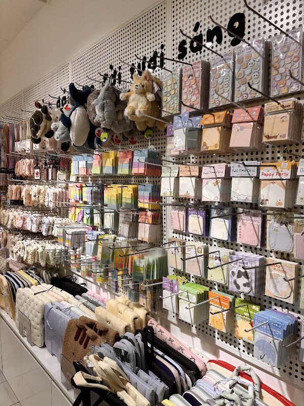 CAY DAU TO STATIONERY & LOCAL SOUVENIRS STORE 3