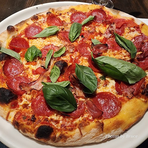 Pazzo Pizzeria 3
