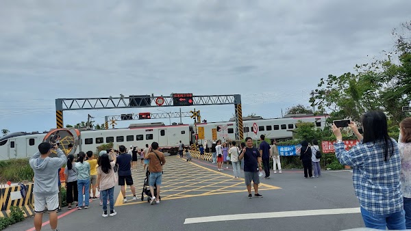 Taimali Railroad Crossing 3