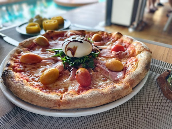 The Commune | Resto Bar 4