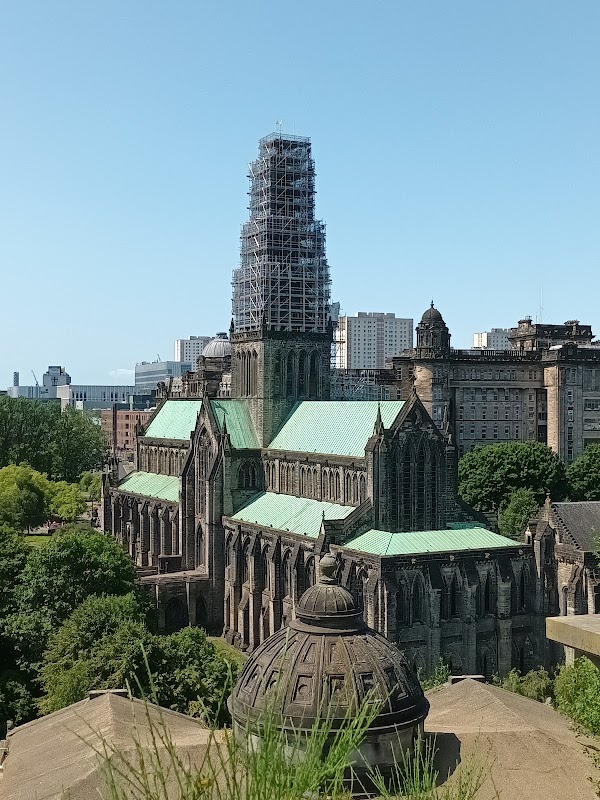 The Glasgow Necropolis 5