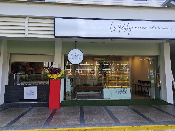 Le Ruby Ice Cream Cafe & Bakery