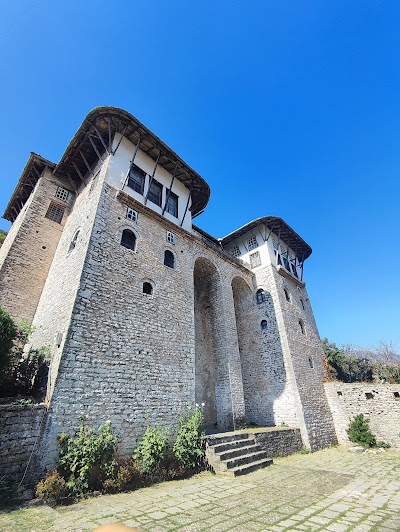 Zekate House