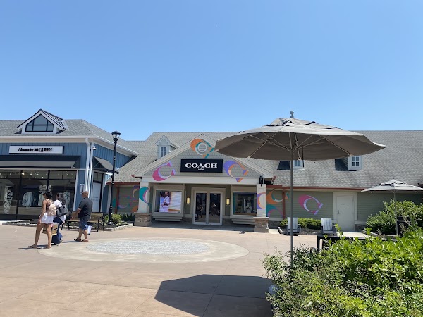 COACH Outlet 1