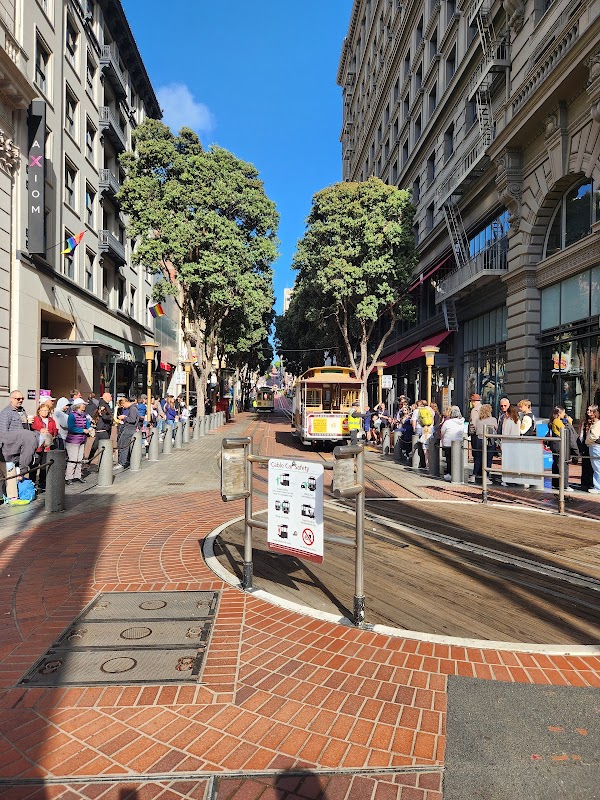 Cable Car Turnaround Powell St. 5