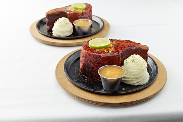 Perry’s Steakhouse & Grille 5