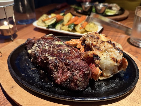 Perry’s Steakhouse & Grille 3