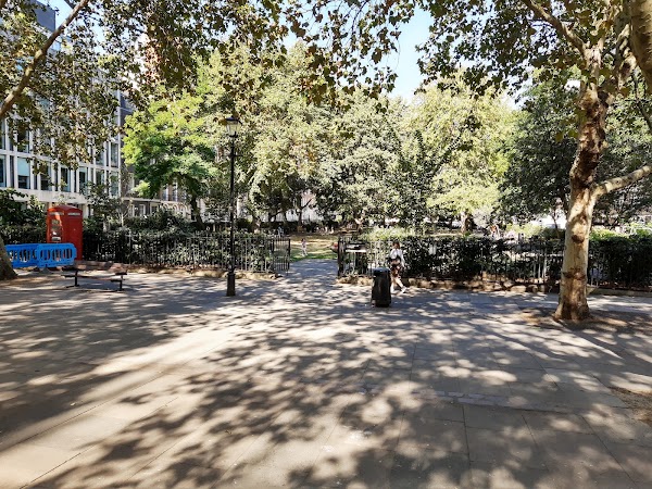 Queen Square Gardens 2
