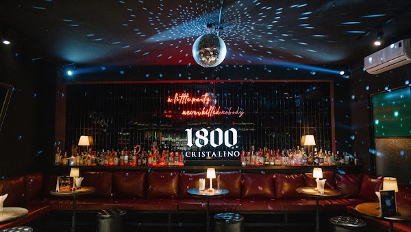 Dot Bar Drinkery & Kitchen