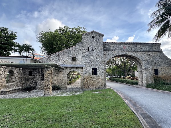 Coral Gables - Alhambra Entrance 1