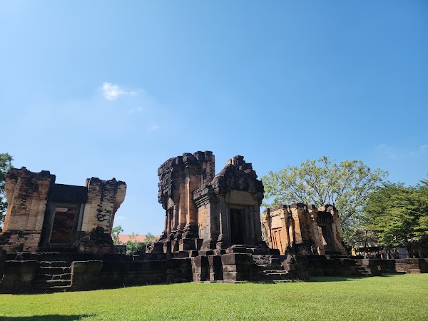 Prasat Sa Kamphaeng Yai