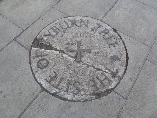 Site of Tyburn Tree plaque 1
