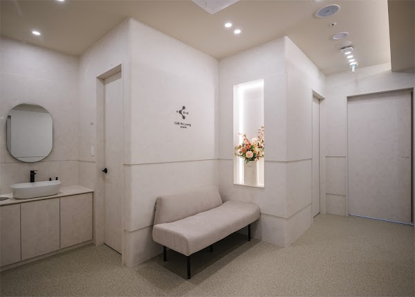 Cell The Young Clinic 3