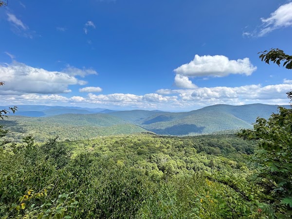 Giant Ledge Trailhead