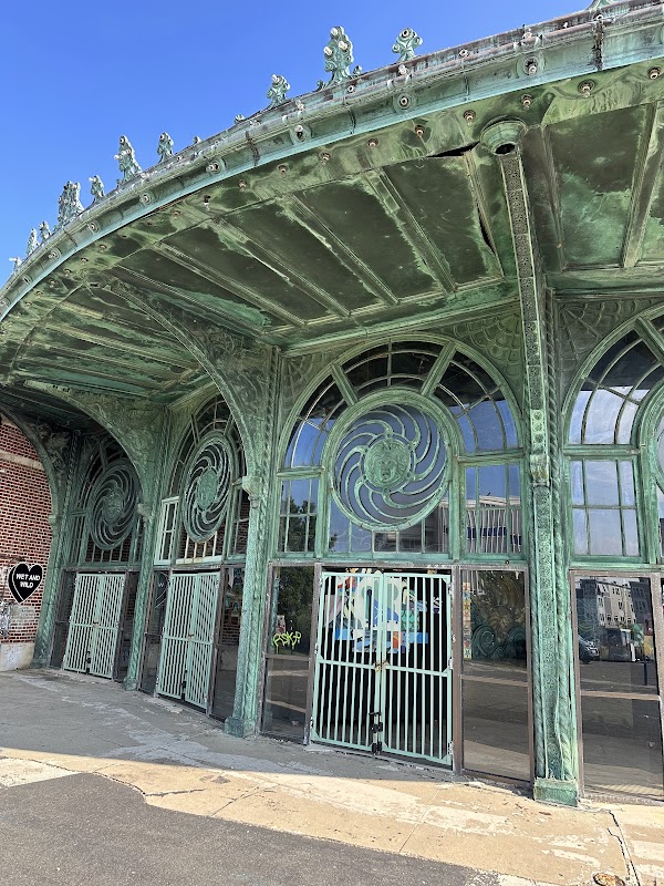 The Carousel Building 1