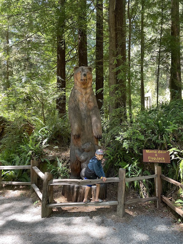 Paul Bunyan and Babe the Blue Ox sculptures by Ann Cooper and Ward Berg 2