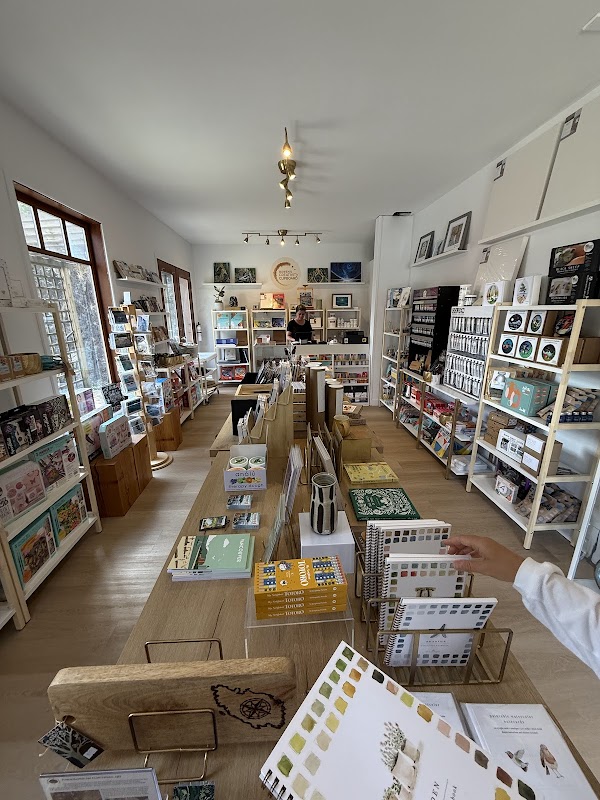 THE BURROW Art Therapy & Creativity Studio
