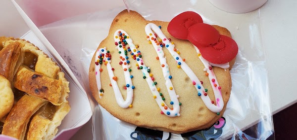 Hello Kitty Café 5